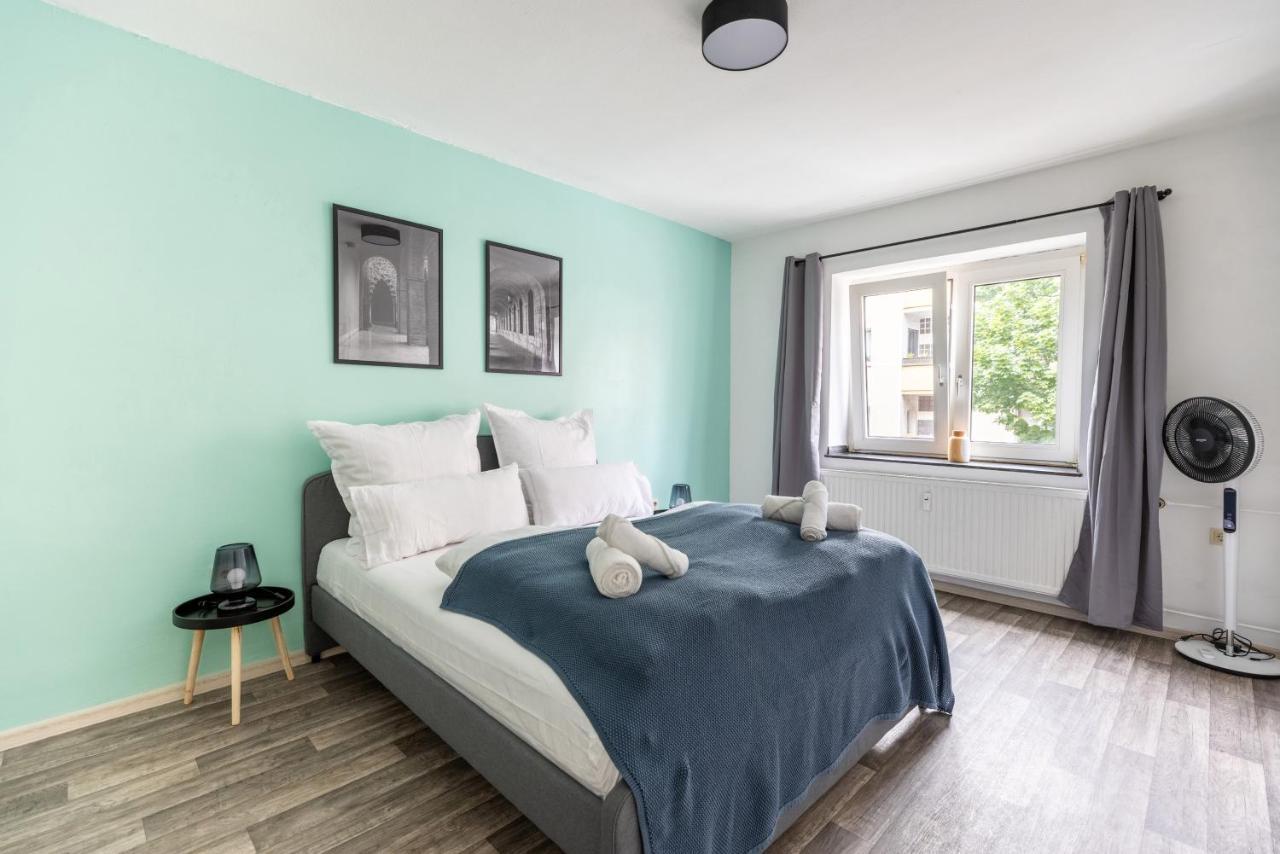 Appartamento Perfekt Fuer 2! Wifi/ Netflix Duisburgo Esterno foto