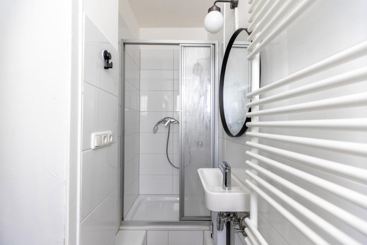 Appartamento Perfekt Fuer 2! Wifi/ Netflix Duisburgo Esterno foto