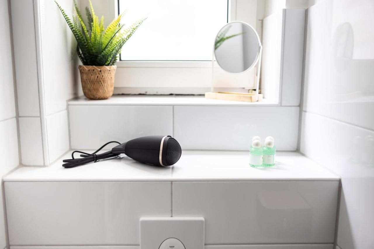 Appartamento Perfekt Fuer 2! Wifi/ Netflix Duisburgo Esterno foto